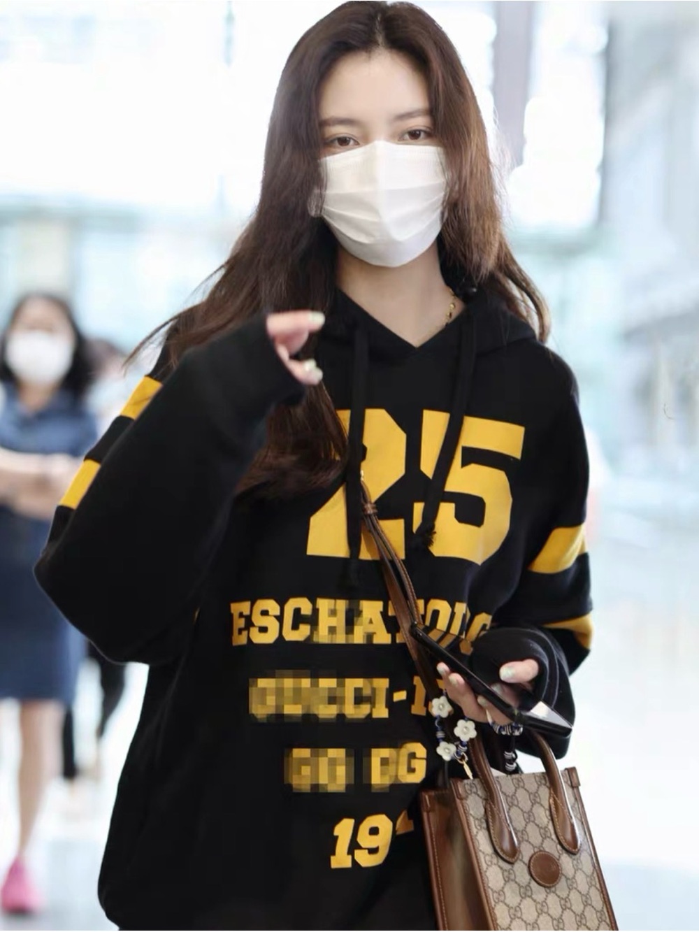 🚩steal Gucci Black and Yellow '25 Eschatology' Crewneck Sweatshirt - Picture 5 of 5